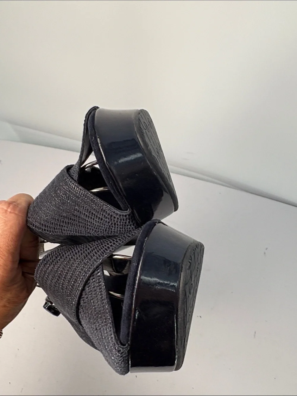 🦢 Circa Cross-Strap navy Slingback Wedge Sandals